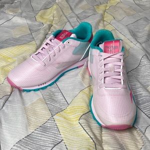 Bubble Gum Reebok Classic